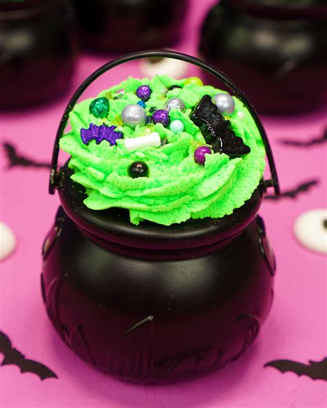 Cauldron Halloween Bath Bombs - Happiness is Homemade