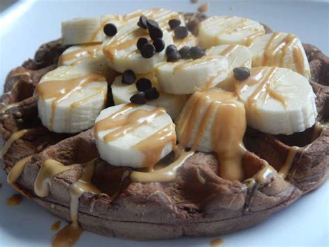 Chocolate peanut butter waffles - Drizzle Me Skinny!