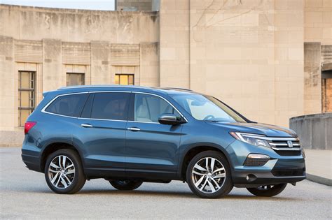 Nifty 2018 Honda Pilot Priced at $31,875 | Automobile Magazine