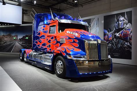 Optimus Prime - Western Star truck transformers - Truck News