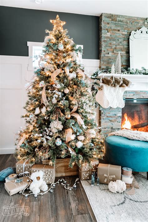 Rustic Boho Glam Christmas Tree Decorating Ideas | The DIY Mommy