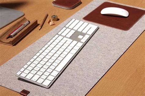 Handmade Wool Felt Desk Mat with Leather Mouse Pad | Gadgetsin