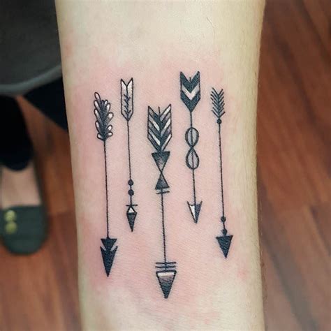 Arrow Tattoo Design Hey... Ich hätte gerne den 2.-4.-5. Pfeil! Und wir ...