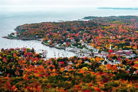 5 Epic Maine Lighthouses To Explore