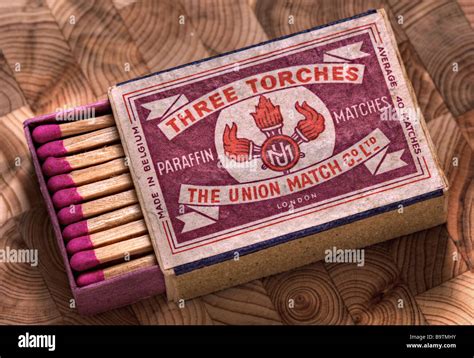 Old matches vintage matchbox hi-res stock photography and images - Alamy