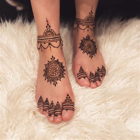 Share 78+ mehndi patterns for feet latest - seven.edu.vn