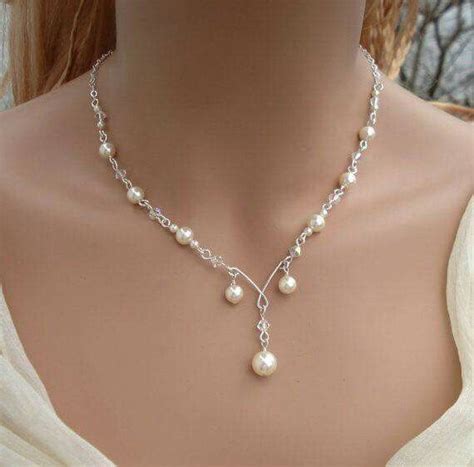 Sencillo | Bridal jewelry sets, Bridesmaid pearl necklace, Beaded necklace