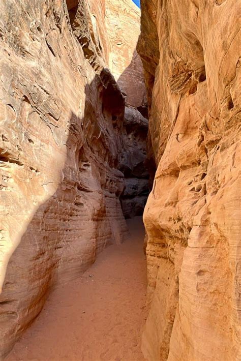 White Domes Trail (Valley of Fire, NV) - Champagne Tastes®