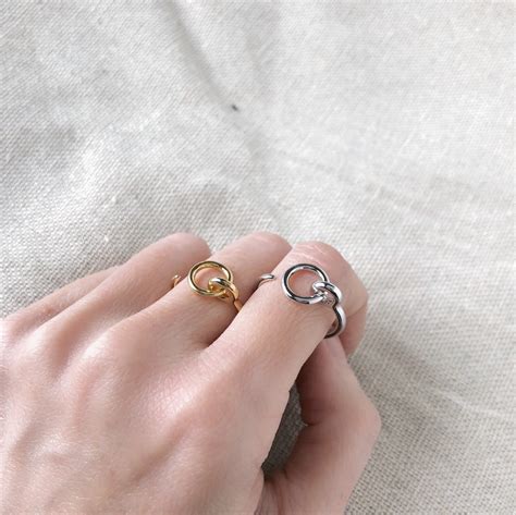 Eyelet Ring in Rhodium – Lady Grey