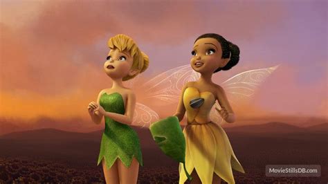 Iridessa and Tinkerbell | Disney fairies pixie hollow, Tinkerbell ...