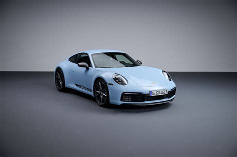 The 2023 Porsche 911 Carrera T Pairs the Base Engine With a Manual ...