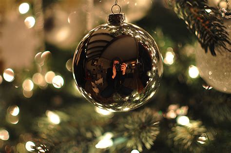 5 Easy Steps to Photograph Christmas Lights - Click it Up a Notch