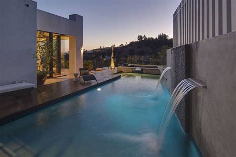 37 Swimming Pool Water Features (Waterfall Design Ideas)