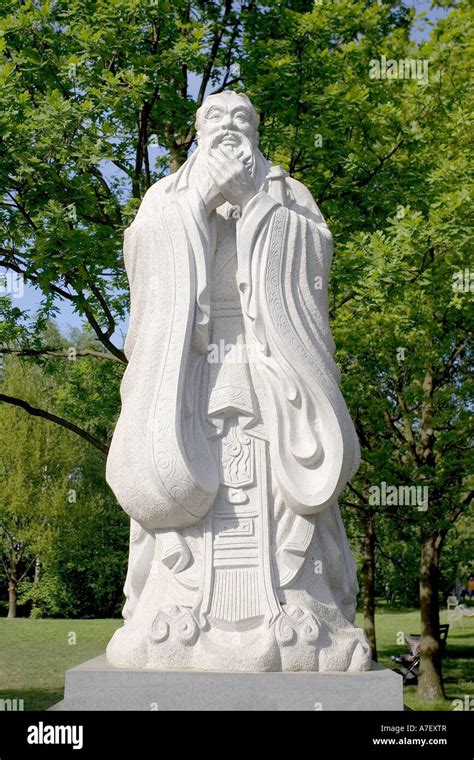 Statue of Confucius Stock Photo - Alamy