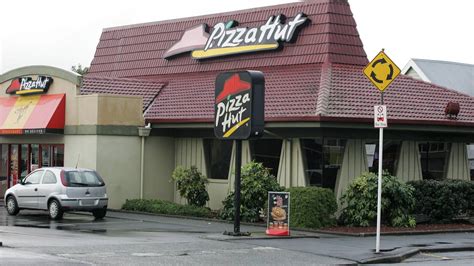 Last red roof Pizza Hut to go - Business News - NZ Herald