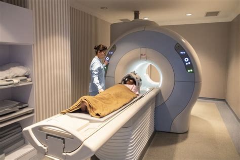 Side Effects of MRI With Contrast | Livestrong.com