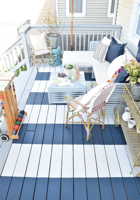 12 Stylish Porch, Deck and Patio Decor Ideas - Setting for Four