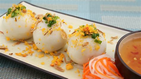 Sticky Rice Dumplings (Banh It Tran) - Easy-to-Follow Recipe with Video