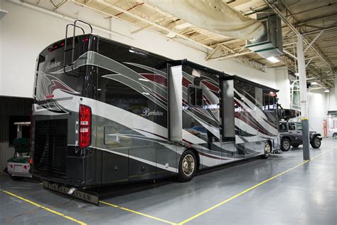 5 slide outs make this a super-roomy luxury RV!