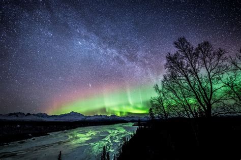 Alaska Magazine | Aurora Hunting