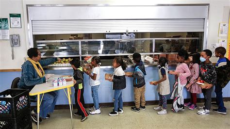 Schools waste $5 million a day in uneaten food. Here's how Oakland is ...