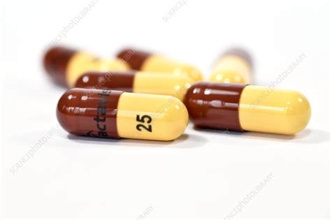 Acitretin psoriasis drug capsules - Stock Image - C038/7369 - Science ...