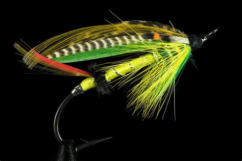 The Art of Tying Fishing Flies Can Get Very, Very Complicated - Moldy Chum