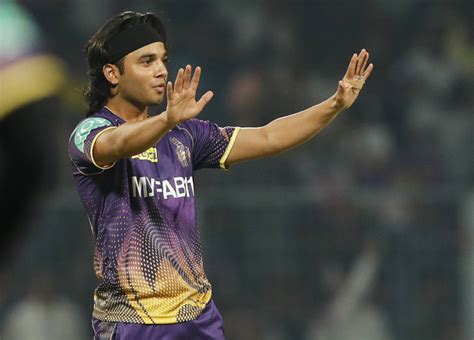 Who Is Suyash Sharma – IPL Career, Stats & Records - SportsBigNews