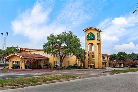 La Quinta Inn by Wyndham College Station | College Station, TX Hotels