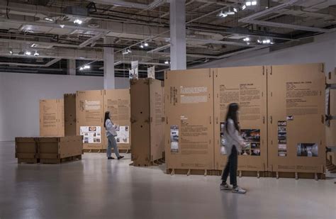 Exhibition Space Formed by Corrugated Cardboards / LUO studio | ArchDaily