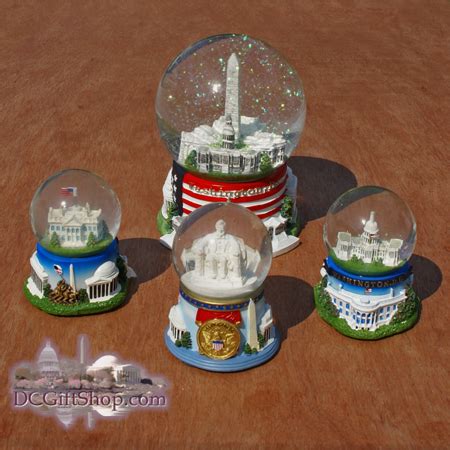 The Washington DC Musical Snow Globe Set