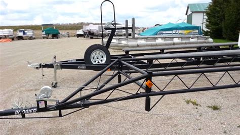 18' to 24' Hoosier Classic Pontoon Center Lift Trailer...... single ...