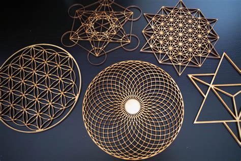 Creating this Sacred Geometry art is extremely satisfying! : r ...