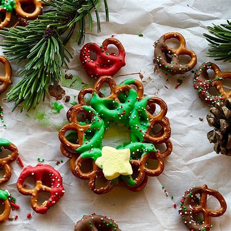 Chocolate Pretzel Wreaths - Sticky Rice Thai Kitchen