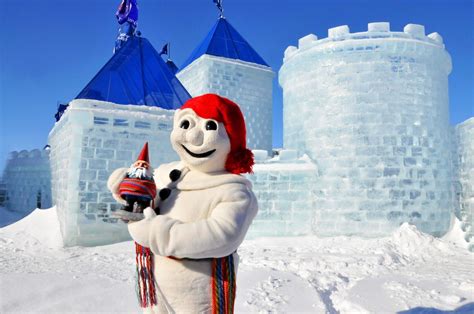 Bonhomme outside his castle at Carnaval de Québec | Quebec winter ...