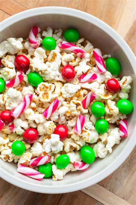 Christmas Popcorn Recipe {Santa Munch}