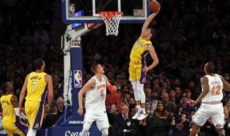 Lakers Highlights: Lonzo Ball Rises Up For One-Handed Alley-Oop Dunk ...