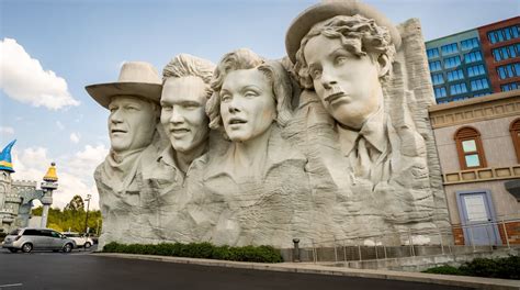 Hollywood Wax Museum in Pigeon Forge | Expedia.co.in