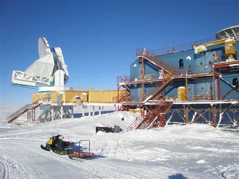 Antarctic Photo Library - Photo Details - 2007Nov8-South-Pole-telescope.JPG