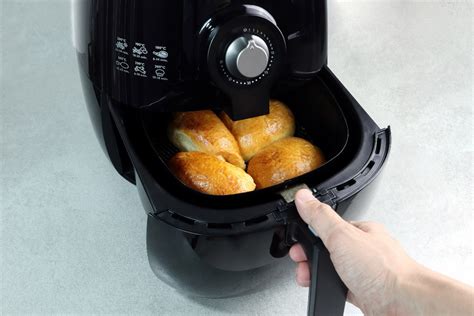 Which Is Better: A Digital or Manual Air Fryer? - Go Cook Yummy