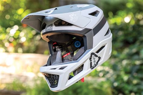 Lightest Mountain Bike Helmet - eBikeAI