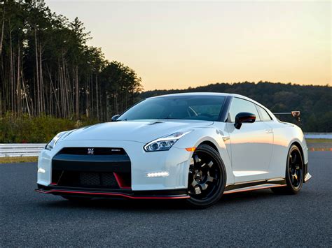 Nissan GT R Nismo Wallpaper 4K