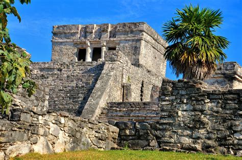 Tulum - Mayan Ruins & Pueblo Travel Guide - Encircle Photos