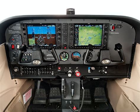 Cessna 172 Skyhawk Cockpit