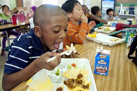 Supply shortages complicate challenges of school lunch programs | EdSource