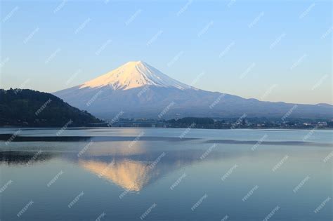 Premium Photo | Mount fuji, view from lake kawaguchiko