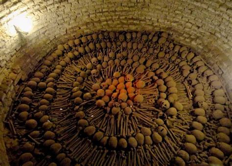 10 Spooky Pictures Of The Parisian Catacombs