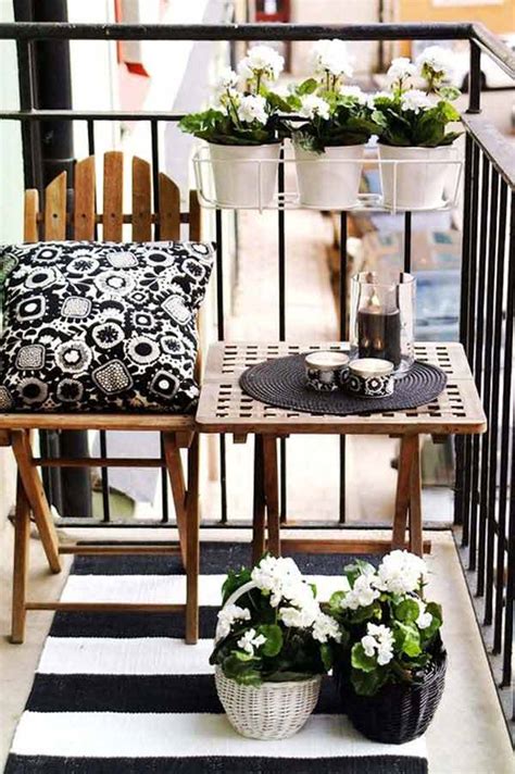 30 Inspiring Small Balcony Garden Ideas - WooHome