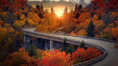 Linn Cove Viaduct, Blue Ridge Parkway, North Carolina. | Landscape ...