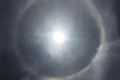 A supernatural sign? Rare solar halo appears at Romero beatification ...